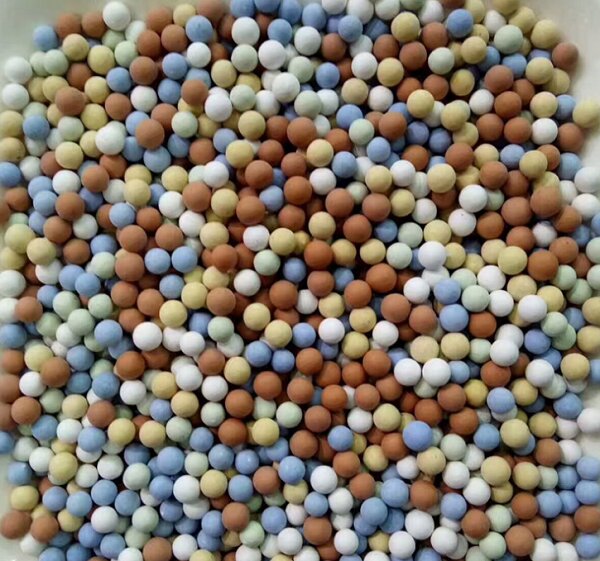 Mineral ceramic balls, d6 mm.